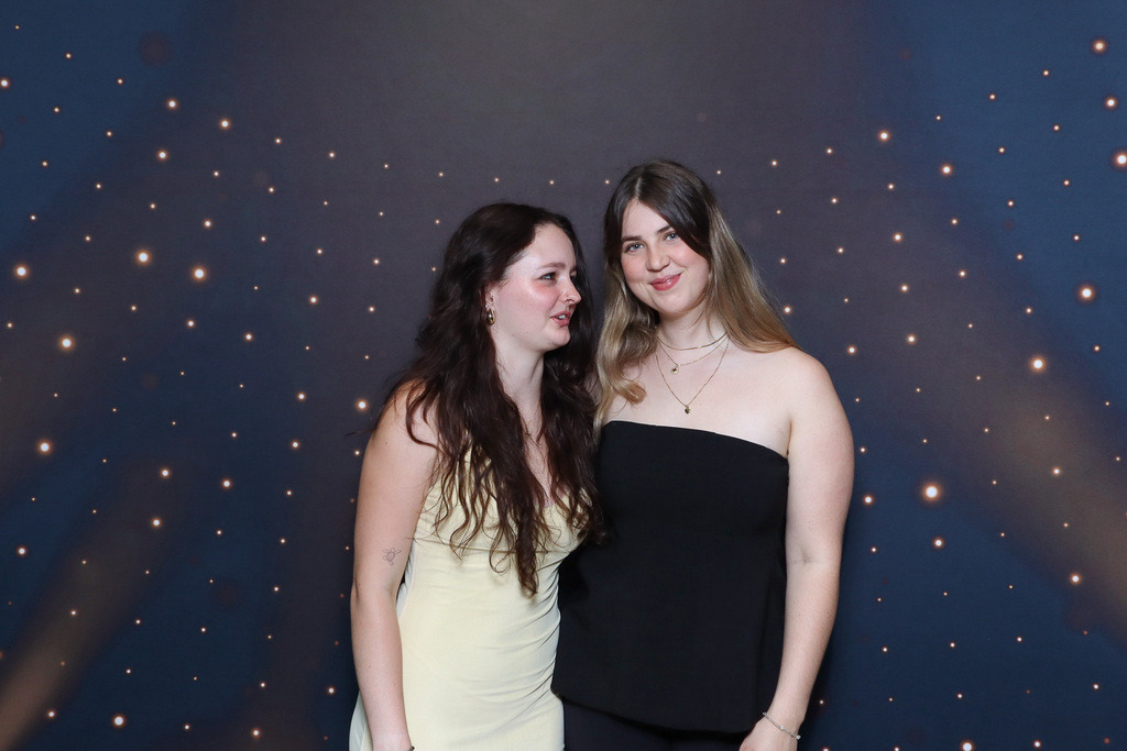ZD260628112736-48 | Fotoshop von zweidimensional Fotografie. Ihr Fotograf im Aargau. Abzüge von Ihrem Fotobox Event bestellen.Abzüge von Ihrem Hochzeit bestellen.Abzüge von Ihrem Schulfotograf bestellen.