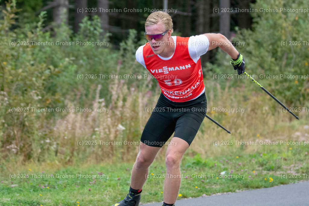 Deutsche Meisterschaften Biathlon | Deutsche Meisterschaften Biathlon, Speziallanglauf Maenner am 14.09.2018 in der DKB SKI ARENA in Oberhof, (Deutschland)

Bild: Kuehn Johannes vom WSV Reit im Winkel / Zoll - Realisiert mit Pictrs.com