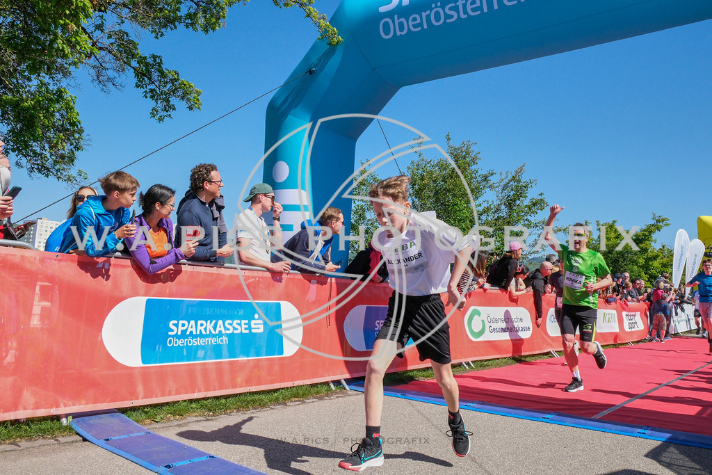 ..... | LINZ,AUSTRIA,27.April 24, Int. 3 Brückenlauf Linz  , Image shows: Photo: WAPICS / Michael ring