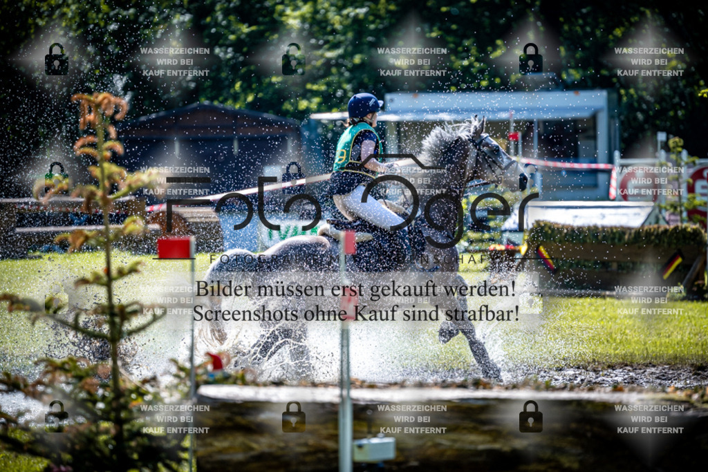 A1_Vielseitigkeitsturnier Melle Oldendorf-15c-0349 | Entdecke hochwertige Reitturnierfotos von Foto Oger. Professionell, emotional und authentisch – jetzt Lieblingsmomente im Shop bestellen.Deutschlandweite Turnierfotografie. - Realisiert mit Pictrs.com