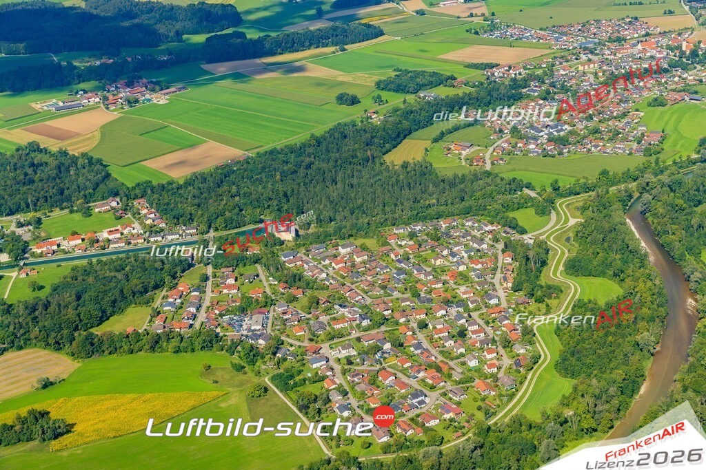 Schrägluftbild  Wajon  Tacherting - Das Luftbild wurde 2025 vom UL-Flugzeug heraus erstellt ( keine Drohne ) - Hochauflösende Luftaufnahme -Nicht vergleichbar mit Google Maps oder Satelittenbilder- Die Geschenkidee !Mit Lizenz und Bildrechte bestellbar