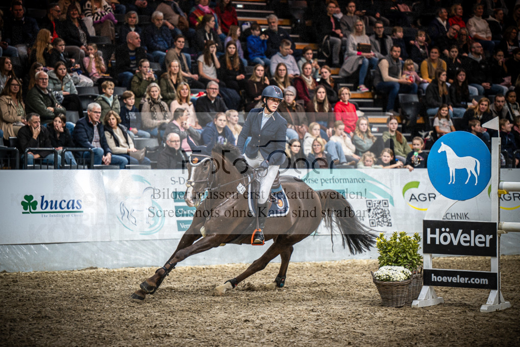 DOS_0858 | Entdecke hochwertige Reitturnierfotos von Foto Oger. Professionell, emotional und authentisch – jetzt Lieblingsmomente im Shop bestellen.Deutschlandweite Turnierfotografie. - Realisiert mit Pictrs.com