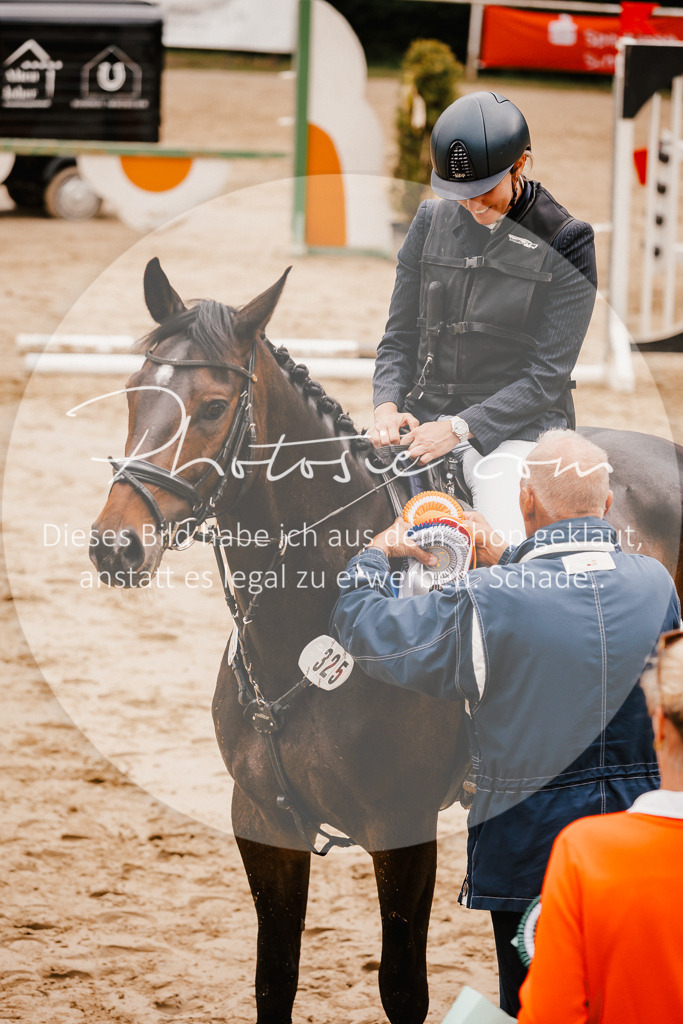 3I6A2484 | Stimmungsvolle Portraits und Reitsportfotografie im Ruhrgebiet und im Münsterland.

Pferdefotografie, Hundefotografie, Tierfotografie, Reportagen, Portraits von Tier und Mensch, Turnierfotografie in Bochum, Recklinghausen, Marl, Haltern am See, Dülmen.. - Realisiert mit Pictrs.com