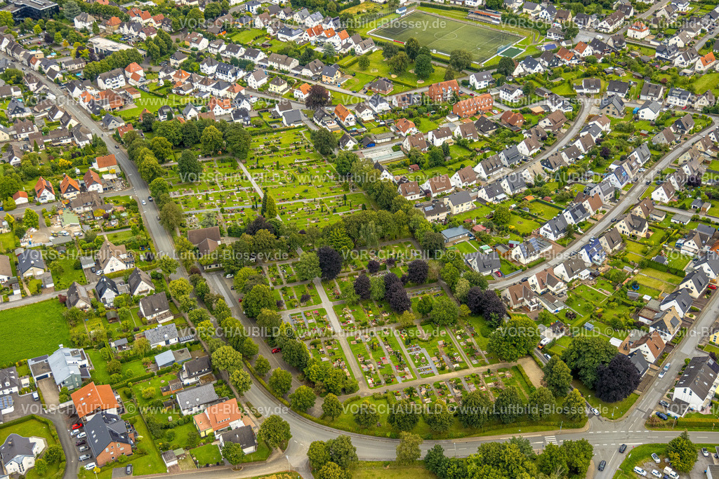 Warstein240713235 | Luftbild, Städt. Friedhof Gräberfeld, Wohngebiet um die Bilsteinstraße, Warstein, Sauerland, Nordrhein-Westfalen, Deutschland