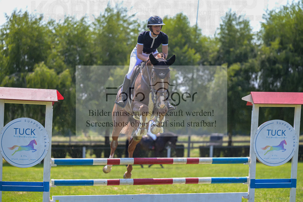 Reitturnier Voxtrup | Entdecke hochwertige Reitturnierfotos von Foto Oger. Professionell, emotional und authentisch – jetzt Lieblingsmomente im Shop bestellen.Deutschlandweite Turnierfotografie. - Realisiert mit Pictrs.com