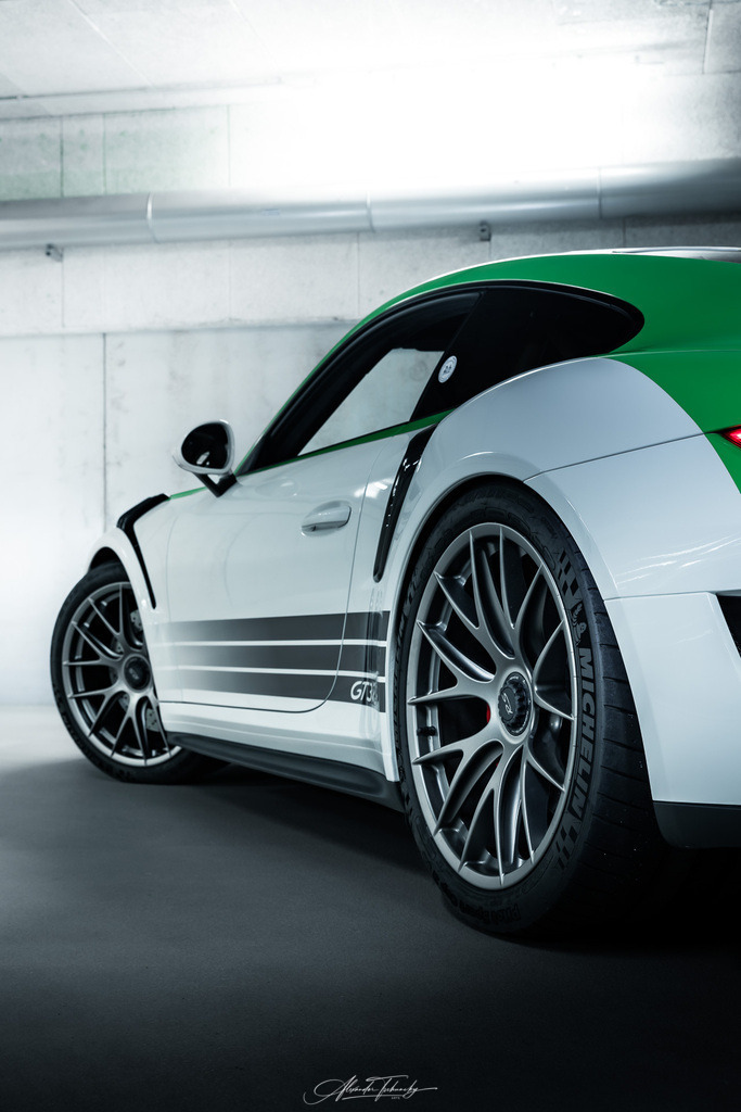 R6AT0251 _Alexander Tschuncky | Entdecken Sie die faszinierende Welt von Alexander Tschuncky Arts: Kreative Fotografie, atemberaubende Automobilkunst und hochwertiger Bilderdruck. Lassen Sie sich inspirieren! - Realisiert mit Pictrs.com