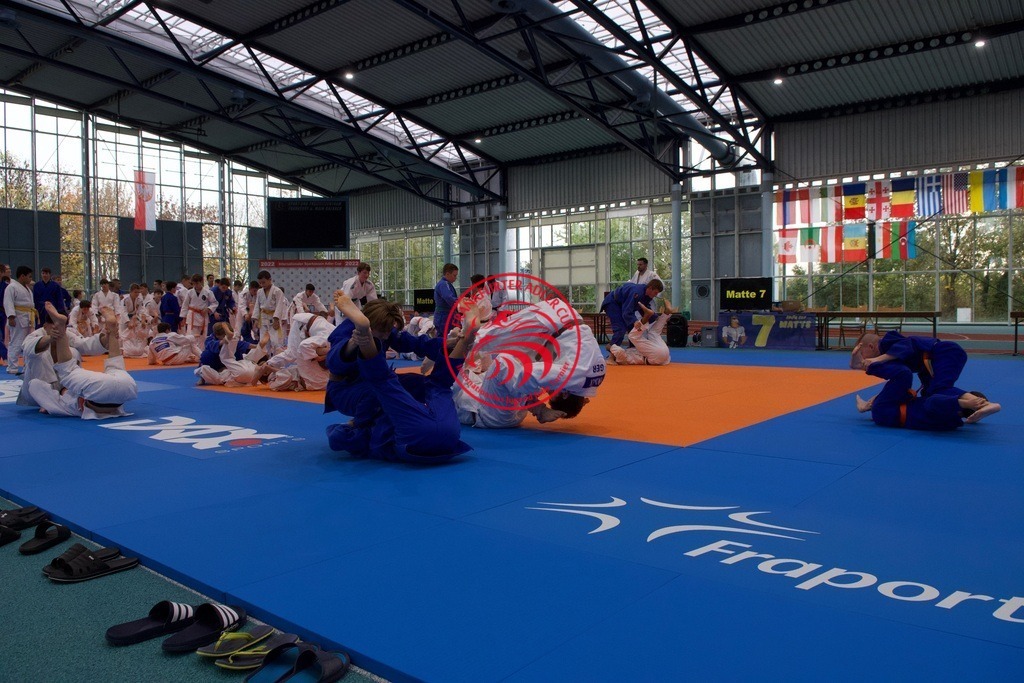 RAS_7637 | Fotos vom Adler Cup - Pictures from Adler Cup

Hier findet Ihr alle Eindrücke und großen Momente der Adler Cup Wochenenden. Here you will find all impressions and great moments of the Adler Cup weekends. - Realisiert mit Pictrs.com