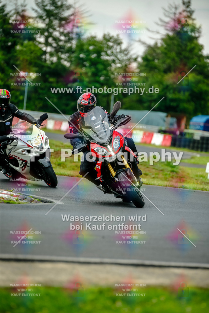 VBK-3813 | Hier findet Ihr Bilder von Touristenfahrten auf der Nürburgring Nordschleife oder von anderen Veranstaltungen die ich besucht habe. Viel Spass beim Durch Schauen 