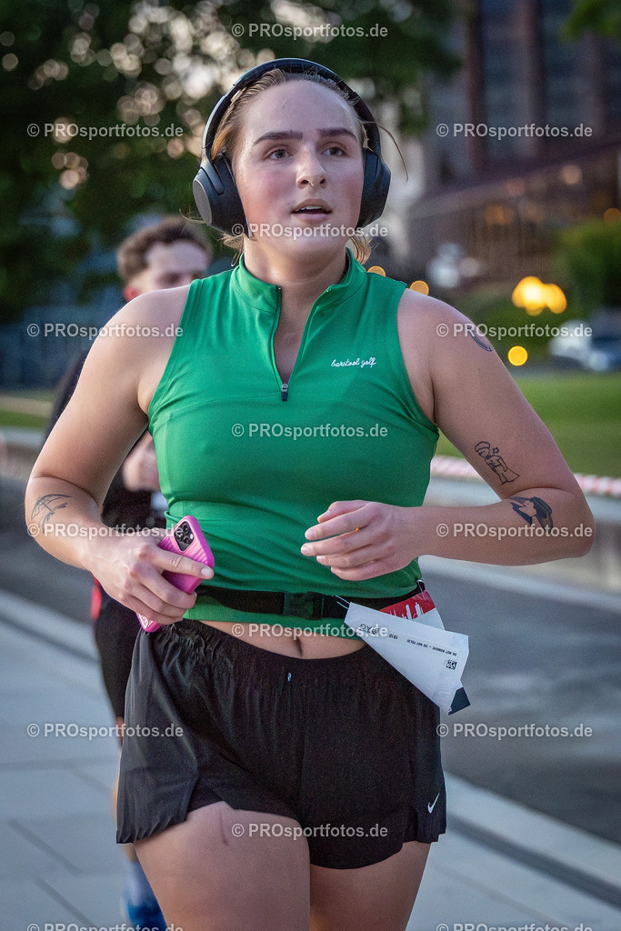 22. ASV Nachtlauf; Koeln, 28.05.25 | Impressionen vom 22. ASV Nachtlauf am 28.05.25 am Tanzbrunnen in Koeln. Foto: BEAUTIFUL SPORTS/Leah Kohring