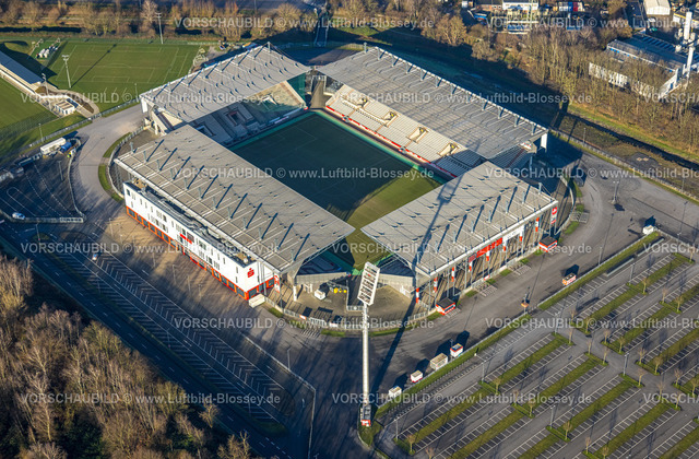 Essen241201709RWE-StadionAnDerHafenstrasse | Luftbild, Fußballstadion an der Hafenstraße des Clubs Rot-Weiss Essen,3. Bundesliga , Essen-Borbeck, Tribünen, ,Essen, Ruhrgebiet, Nordrhein-Westfalen, Deutschland