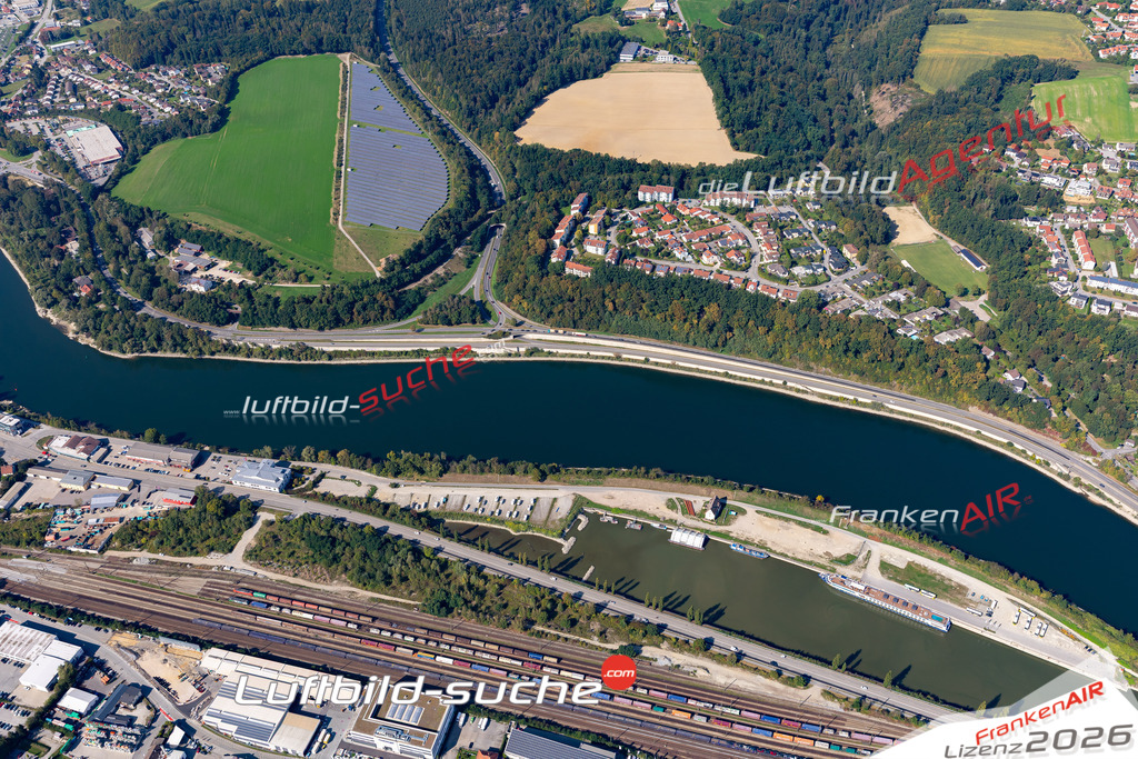 Die Luftbildaufnahme Hacklberg - Passau wurde 2020 mittels Flugzeug (keine Drohne) erstellt. Perfekte Schärfe und Druck- Ergebnisse- Garantiert!