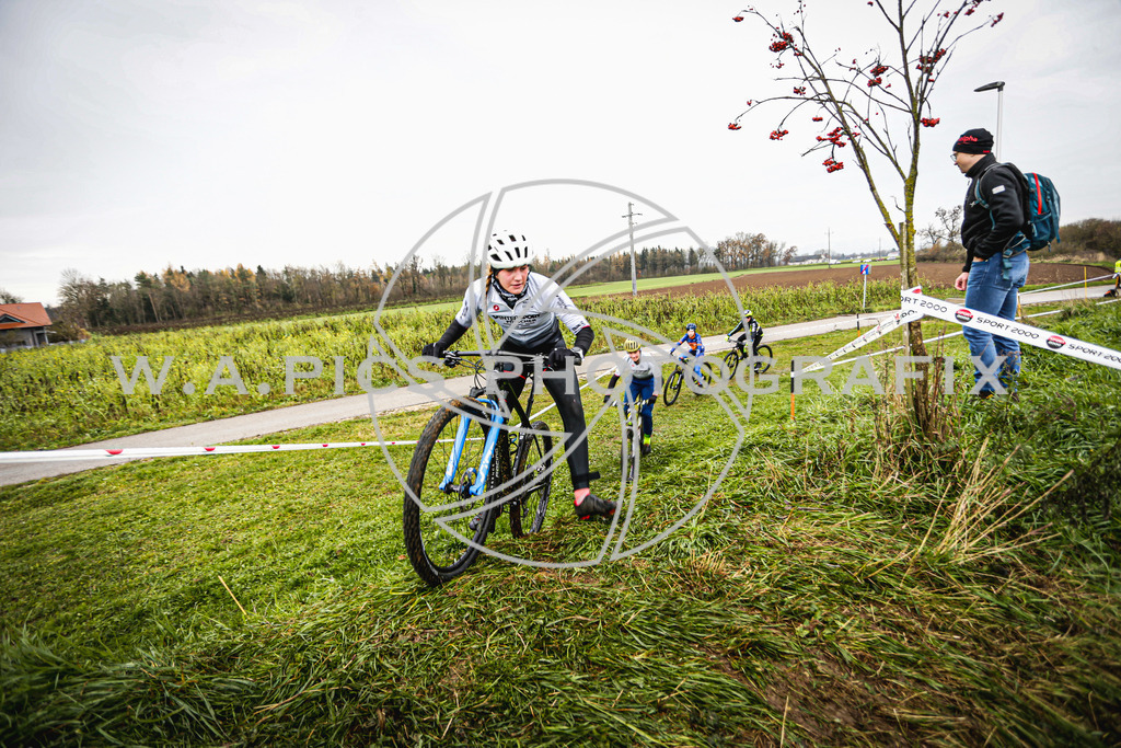 ..... | AUSTRIA, 24.11.24, 3.Radquerfeldein GP um das Sportzentrum Gunskirchen Image shows: Photo: Wapics / Andreas Willdoner