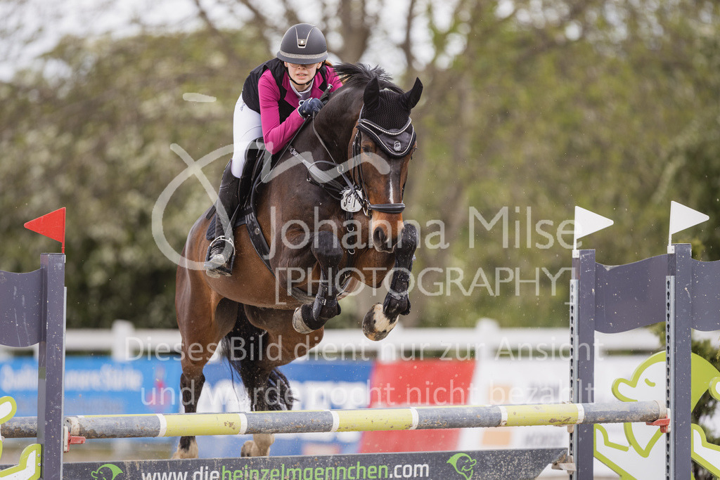 230520_MayDays_L-Spr-U25-416 | Deine schönsten Turniermomente als professionelle Fotos! Entdecke hochwertige Pferdesport-Fotografie im Online-Shop. Jetzt Fotos finden & bestellen!