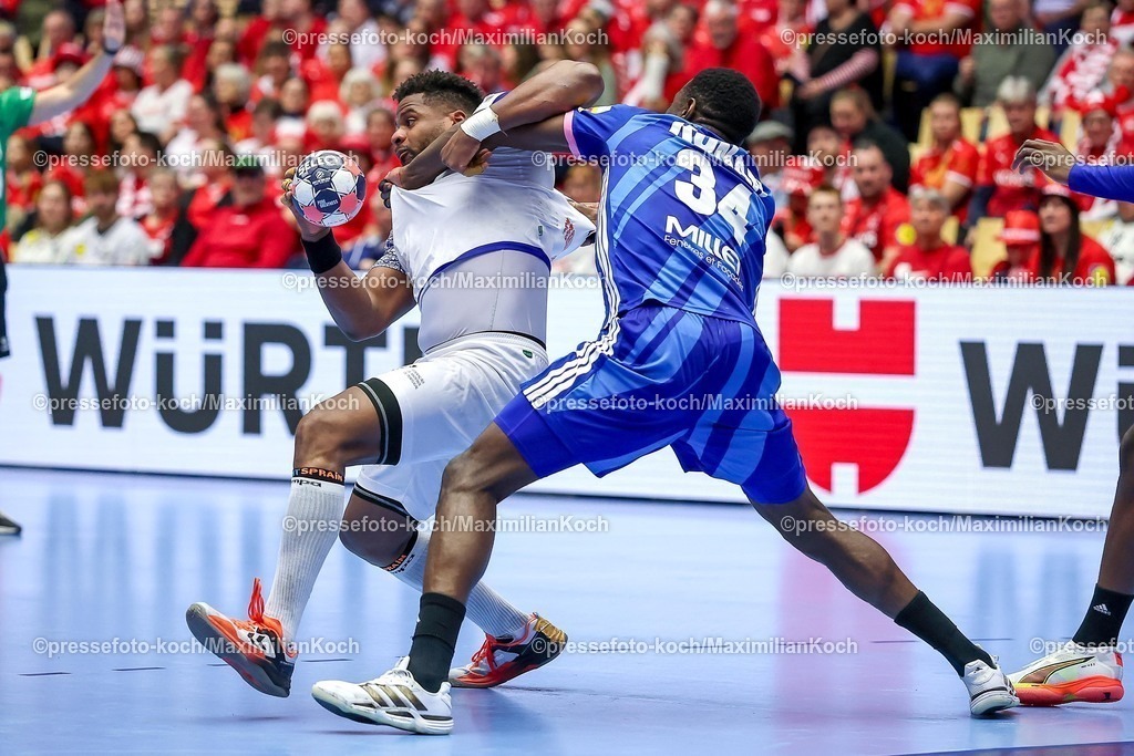 EHF24012601085 | 24.01.2026, Handball, Men's EHF EURO 2026, Frankreich - Portugal, Jyske Bank Boxen in Herning, Dänemark, Main Round:  Victor Manuel Iturriza Alvarez (Portugal #08) wird von  Karl Konan (France #34) festgemacht