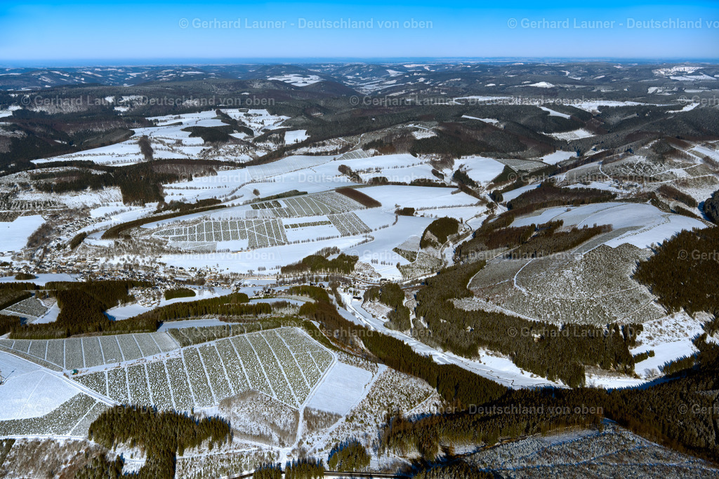 4043552 | Blick über das verschneite Rothaargebirge von Westfeld in Richtung Norden