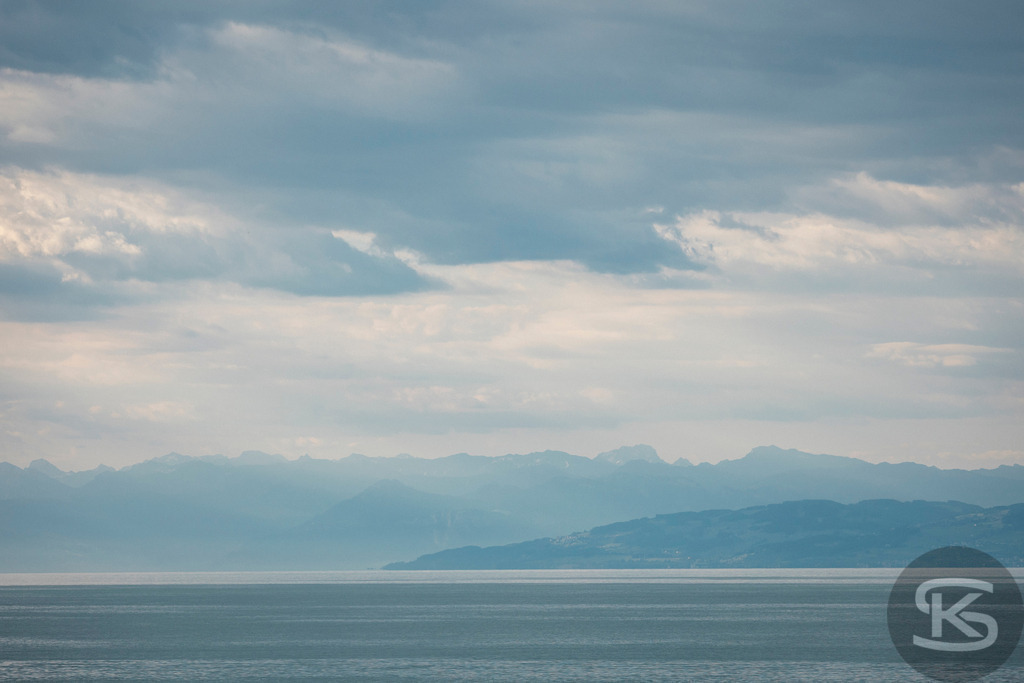Bodenseebilder Galerie: Atemberaubende Fotos & Stimmungen | Entdecken Sie eine Sammlung stimmungsvoller Fotos vom Bodensee. Hochwertige Bilder von Sonnenauf- und -untergängen, Uferlandschaften, Booten und der Natur rund um den größten See Deutschlands. - Realisiert mit Pictrs.com
