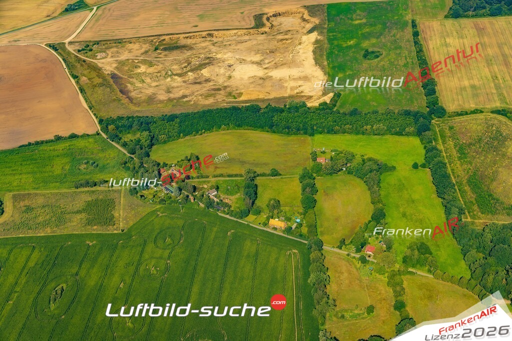 Schrägluftbild  Käterhagen  Bernitt - Das Luftbild wurde 2025 vom UL-Flugzeug heraus erstellt (ohne Drohne- keine Drohnenaufnahme ) - Hochauflösende Luftaufnahme -Nicht vergleichbar mit Google Maps oder Satelittenbilder- Die Geschenkidee !Mit Lizenz und Bildrechte bestellbar