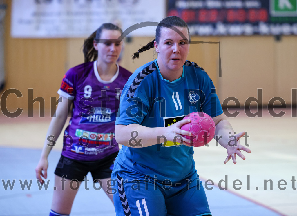 2023-03-11_058_SpVgg_Altenerding_gegen_SSG_Metten_Frauen | Erding, Deutschland, 11.03.2023:
Handball, Bezirksoberliga Frauen Altbayern 2022 / 2023, 13. Spieltag, SpVgg Altenerding gegen SSG Metten, Endergebnis: 32:26

Julia Kranich (SpVgg Altenerding, #9), Ramona Achatz (SSG Metten, #11)

Foto: Christian Riedel / fotografie-riedel.net