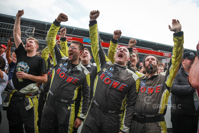2017368 | Rowe Racing Team - Realisiert mit Pictrs.com