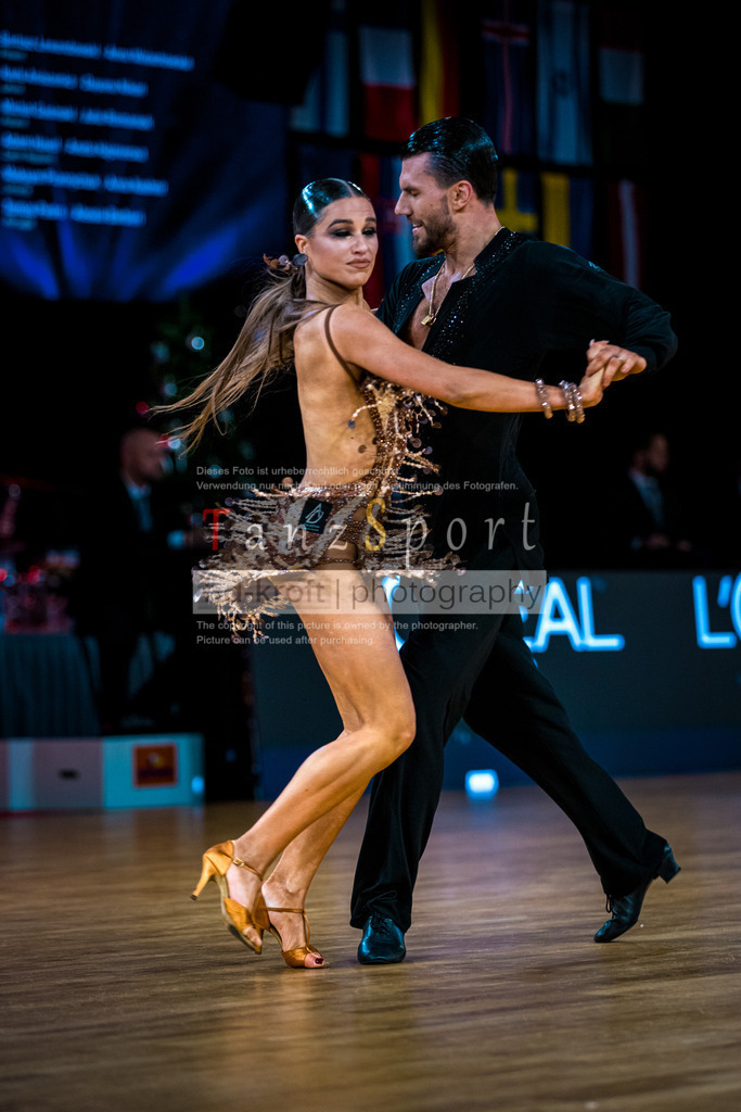 20251213_Baltic-GP_2338-2 | Tanzsportbilder, Standardtanz, Lateintanz, WDSF, DTV, LTVB, dancecomp, goc, hessen tanzt, blaues band der spree, walzer, tango, wiener walzer, slowfox, quickstepp, samba, rumba, cha-cha-cha, paso doble. jive, hd-kroft photography, turniertanzsport