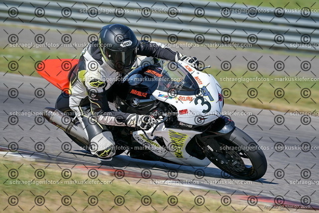 25bt04-0010 | markuskiefer.com - Realisiert mit Pictrs.com