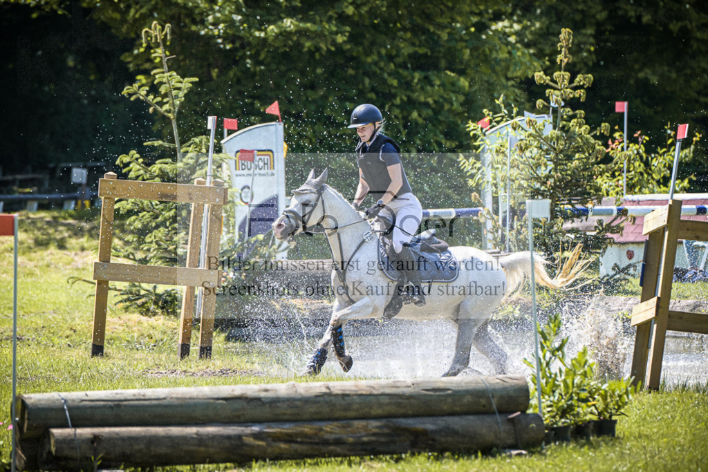 DOS_6222 | Entdecke hochwertige Reitturnierfotos von Foto Oger. Professionell, emotional und authentisch – jetzt Lieblingsmomente im Shop bestellen. - Realisiert mit Pictrs.com