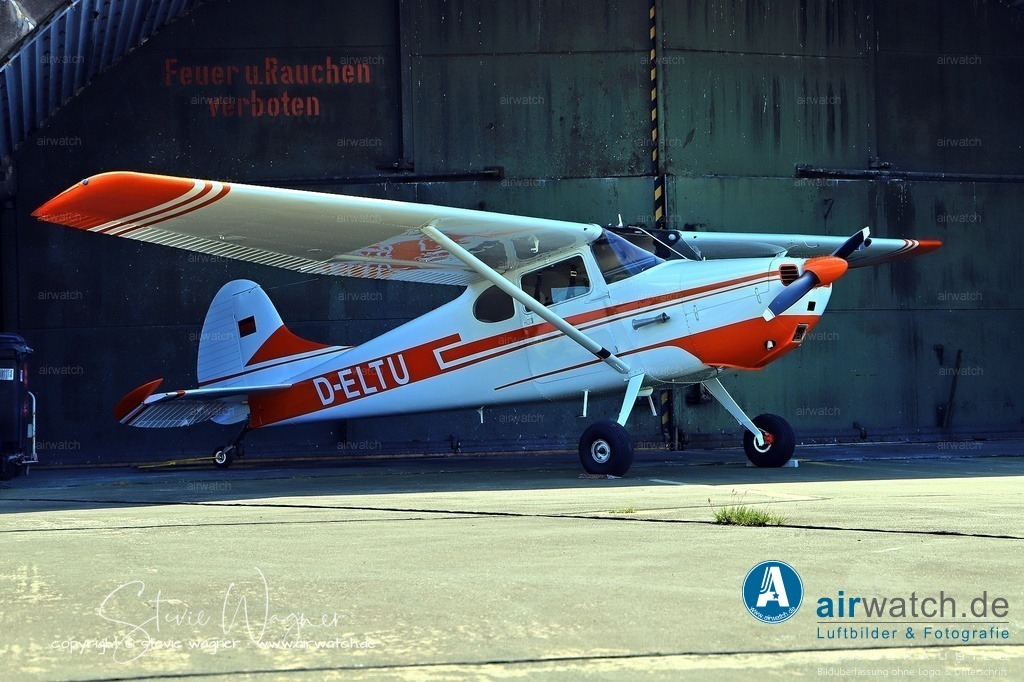 Cessna 170B - Flugplatz Husum - Die wichtigsten Änderungen | Die wichtigsten Änderungen gegenüber den vorherigen Modellen waren die Einführung von drei Grad Dihedral in den Tragflächen, eine Veränderung der Flügelverformung von Wurzel bis Spitze sowie die Umstellung von einfachen Klappen auf eine Halb-Fowler-Klappenanordnung, die bis zu 40 Grad ausfahrbar war und als „Para-lift“ bezeichnet wurde.