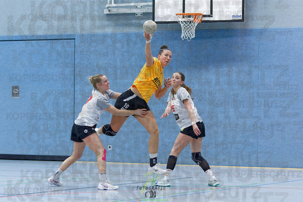 Frauen Oberliga Mitte (HHV); HSG Eibelshausen/Ewersbach - HSG Wettenberg II | Frauen Oberliga Mitte (HHV); HSG Eibelshausen/Ewersbach - HSG Wettenberg II am 13.12.2025 in Steinbrücken (Sporthalle am Hammerweiher)Photo © 2025 - Jörg Heinrich - Realisiert mit Pictrs.com