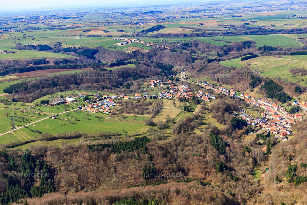 Aerial view: View of the town from the east in Hottviller in the state Moselle, France.Photo: IMG_38469.jpg taken on 03/20/2011 by Werner Riehm/FLY-FOTO.comResolution of the original: 4752 x 3168 px