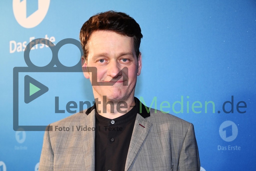 20240918_500_Folge_Grossstadtrevier1291 | Sven Fricke bei der Kino-Preview der 500. Folge der Fernsehserie 'Großstadtrevier: Vendetta' in der Astor Film Lounge. Hamburg, 18.09.2024 - Realisiert mit Pictrs.com