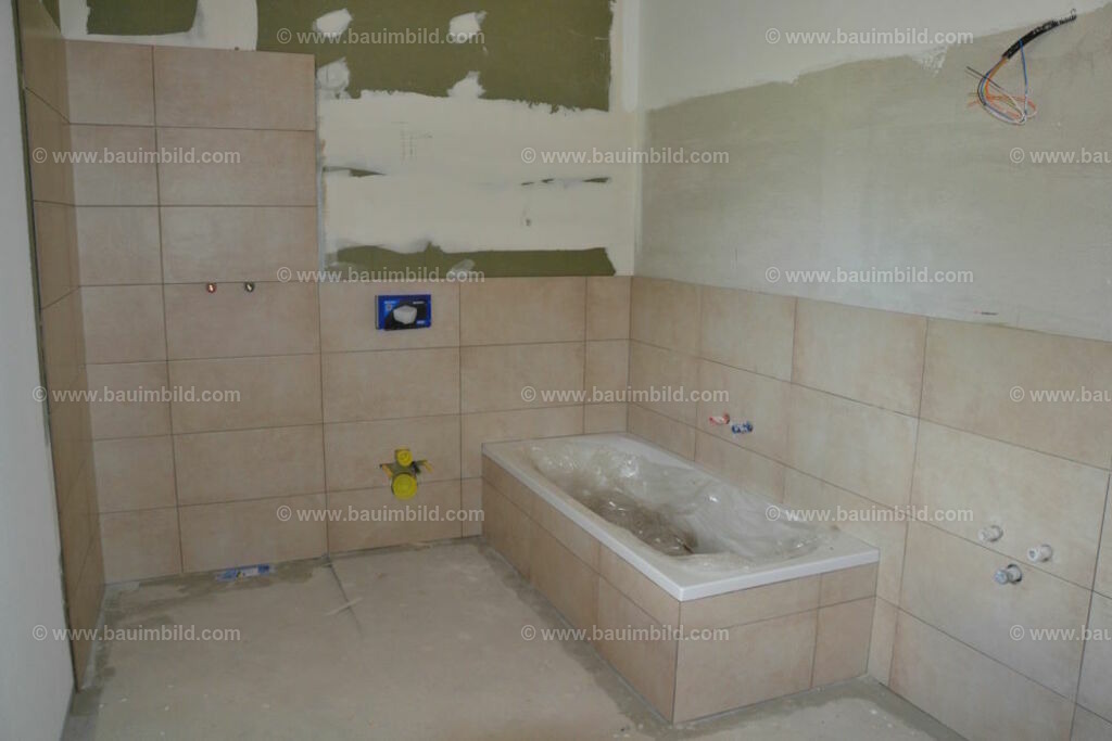 bib-lg21-fliesenlegerarbeiten-0045 | Nach LV-Leistungsgruppen sortierte Detailfotos über den Bau eines Hauses. Alle Hausbau-Bilder direkt vom Urheber und Autor der Website Haus-Selber-Bauen.com