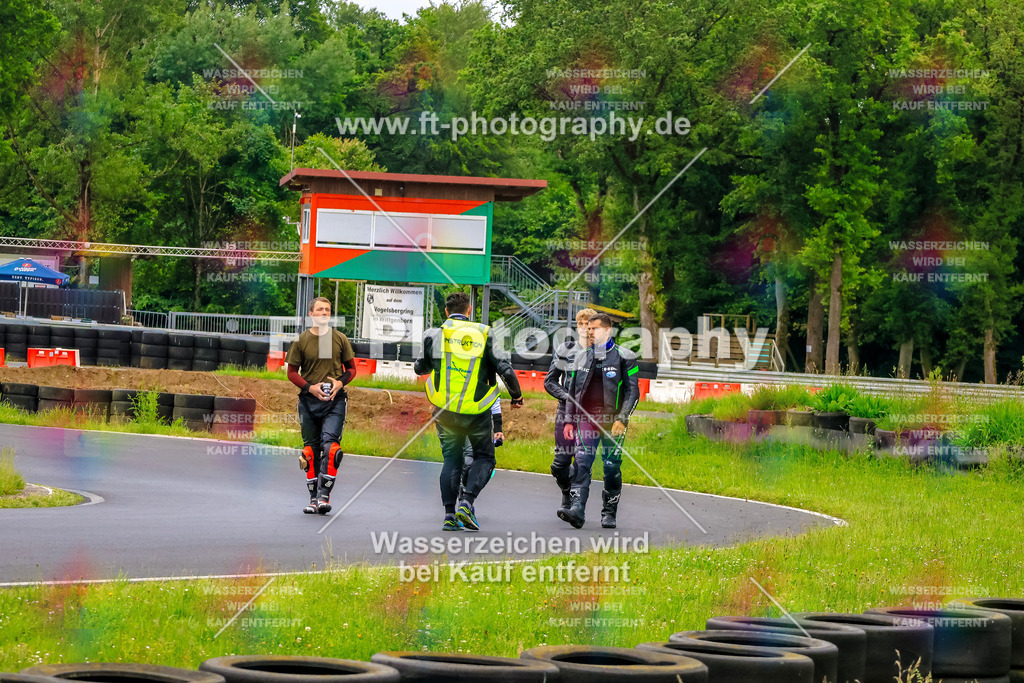 VBK-7409 | Hier findet Ihr Bilder von Touristenfahrten auf der Nürburgring Nordschleife oder von anderen Veranstaltungen die ich besucht habe. Viel Spass beim Durch Schauen 