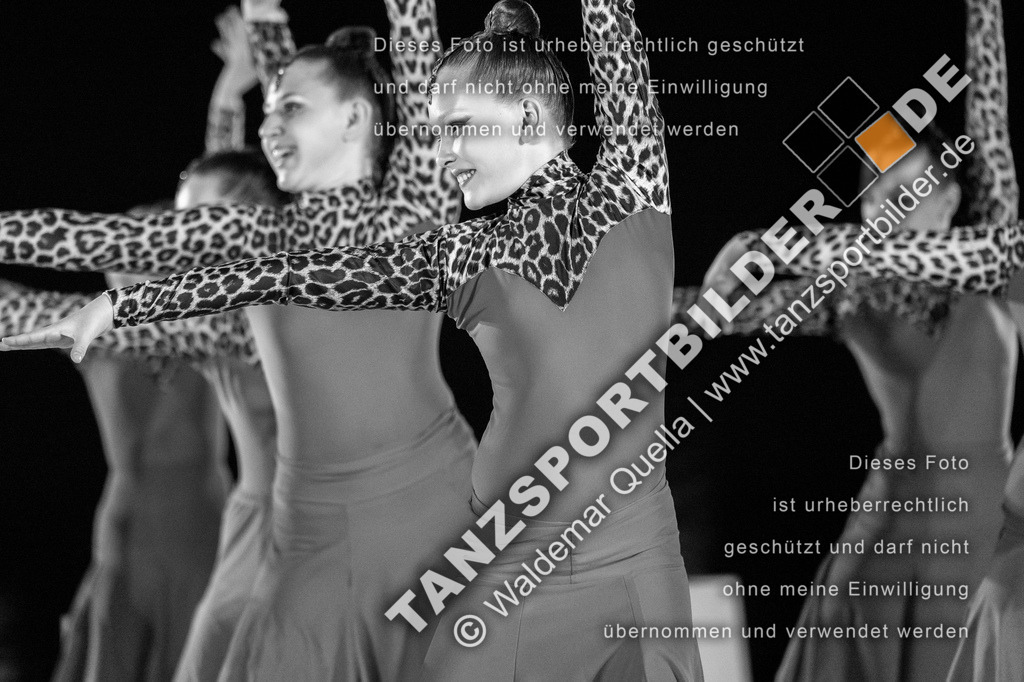 20250504-01038 | Hier finden Sie Tanz Bilder vom Latein und Standard Formationen tanzen. Sportbilder vom Tanzsport. Schöne Fotos und von Weltmeisterschaft, Europameisterschaft, Bundesliga, Regionalliga, Oberliga und Landesliga sowie von GOC Stuttgart, DanceComp, WM Bremen