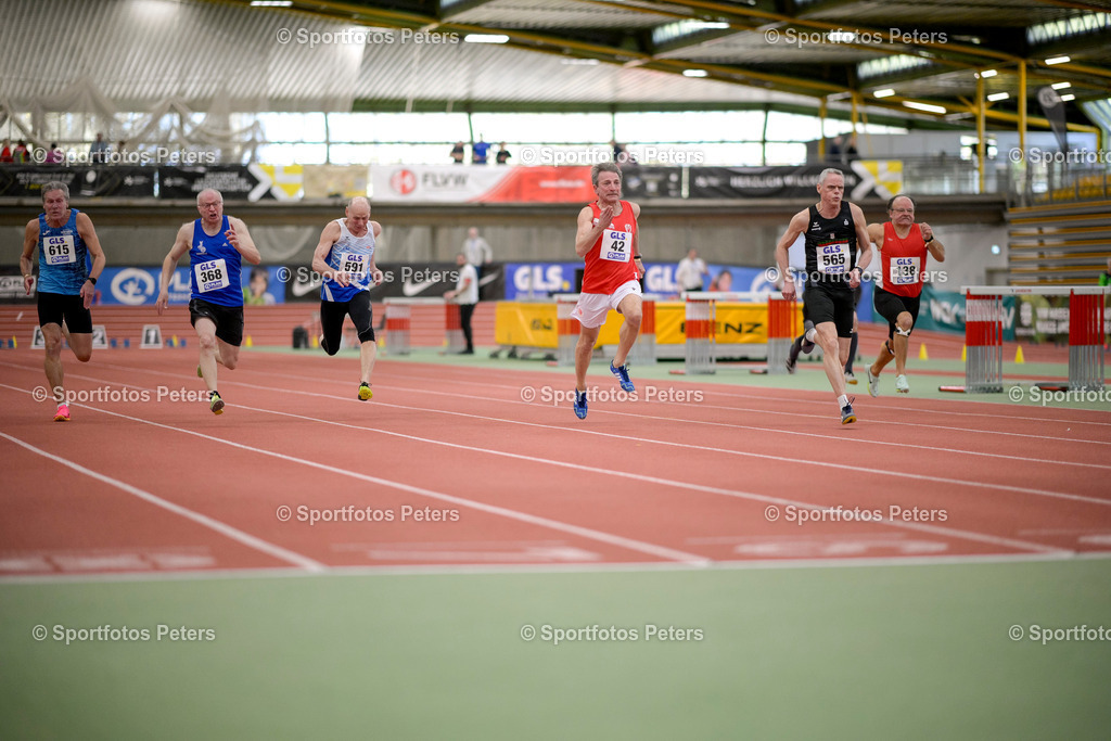 Deutsche Hallenmeisterschaften Masters - Samstag_17 | Deutsche Meisterschaften Halle Masters am 02.03.2024 in Dortmund 

Foto: Kai Peters - Realisiert mit Pictrs.com