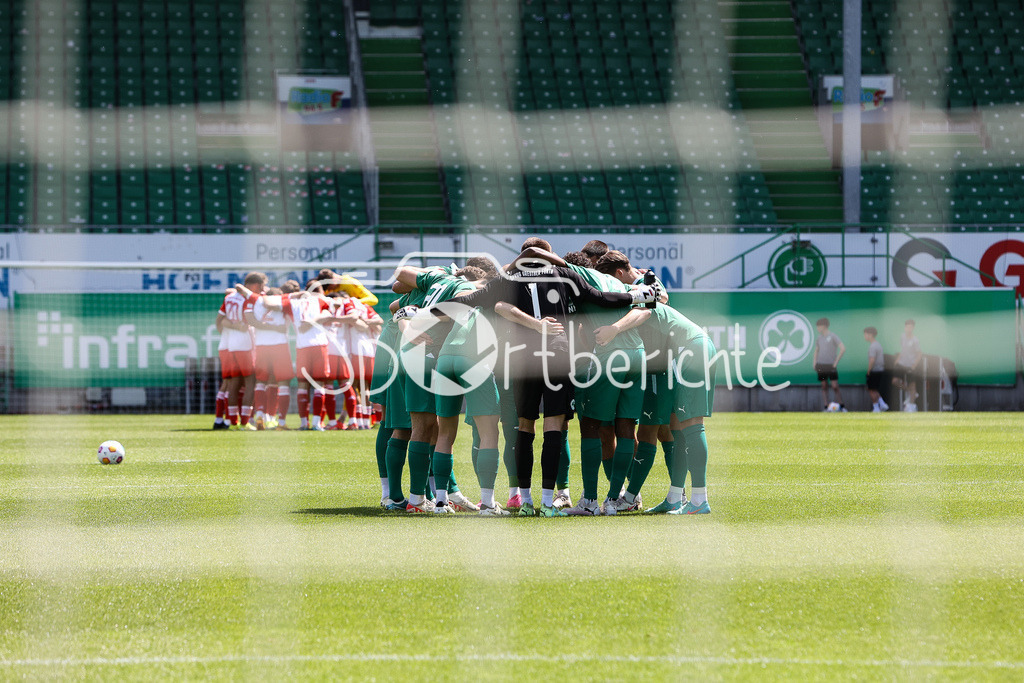 SpVgg Greuther Fürth II - FC Bayern Amateure | Die beiden Teams motivieren sich nochmal vor der Regionalliga Partie in Fuerth
