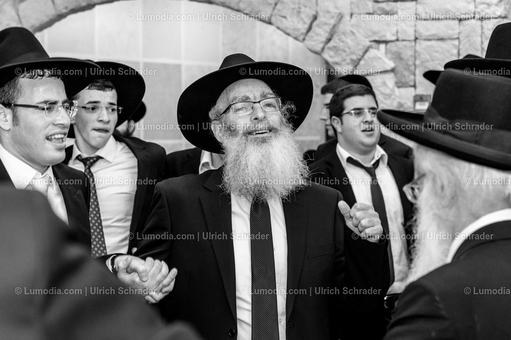 201608_Israel-127 | Jerusalem. „Ich bin froh, dass ich die siebte von meinen elf Töchtern (selbstverständlich mit Gottes Hilfe!) verheiratet habe...“ - Realisiert mit Pictrs.com