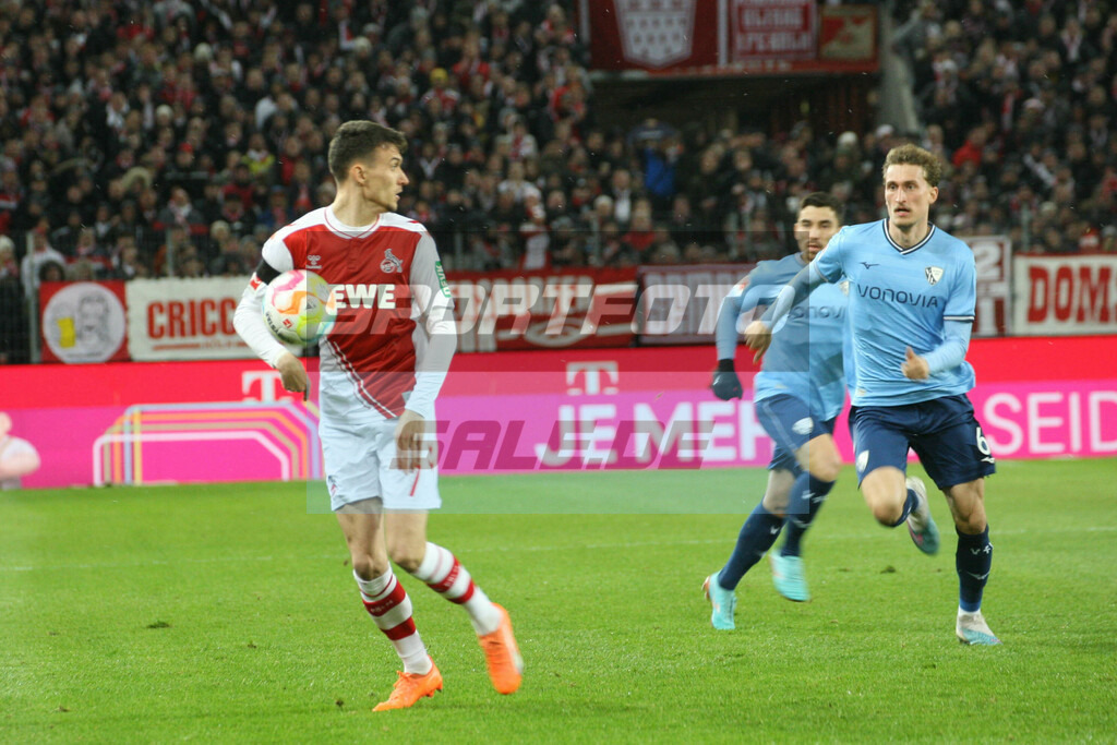 1. FC Köln - VFL Bochum | Dejan Ljubicic (links) und Patrick Osterhage - © Sportfoto-Sale (MK) - Realisiert mit Pictrs.com