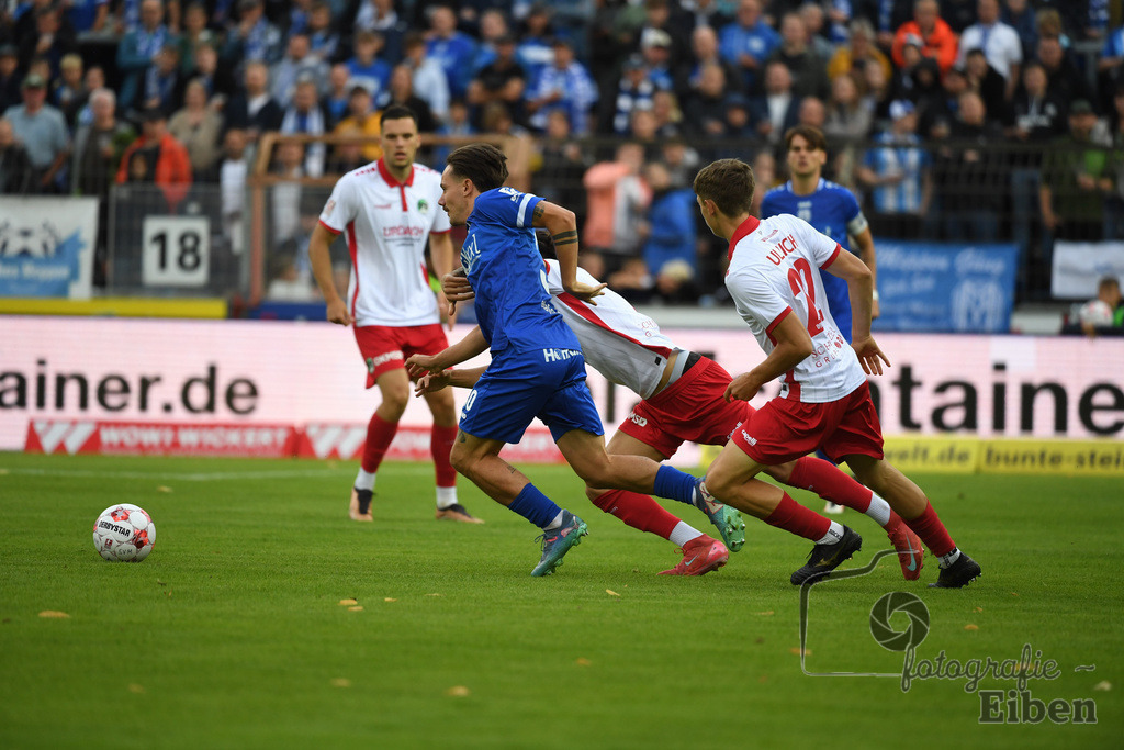 SV Meppen-VfB Lübeck | Herren Regionalliga Nord; SV Meppen (blau)-VfB Lübeck (weiß) am 01.08.2025 in Meppen (Hänsch-Arena), Photo: Philip Eiben 2025 - Realisiert mit Pictrs.com