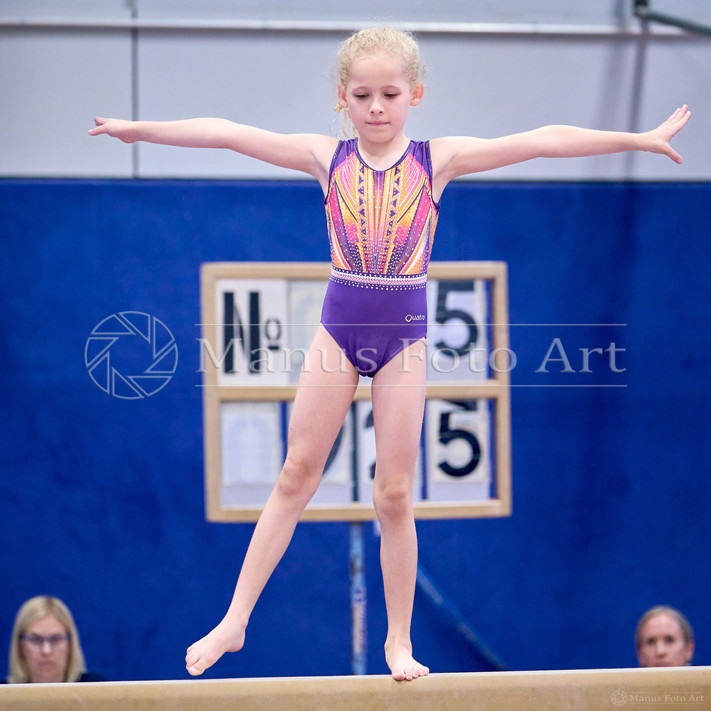 2024-10-06-3-D-DSC00339 | Professionelle Sportfotografie in Hamburg, Schleswig-Holstein und Niedersachsen – spezialisiert auf Rhönrad, Geräteturnen, Leistungsturnen und rhythmische Sportgymnastik. Bundesweite Begleitung von Rhönrad-Events. Jetzt Sport-Fotos - Realisiert mit Pictrs.com