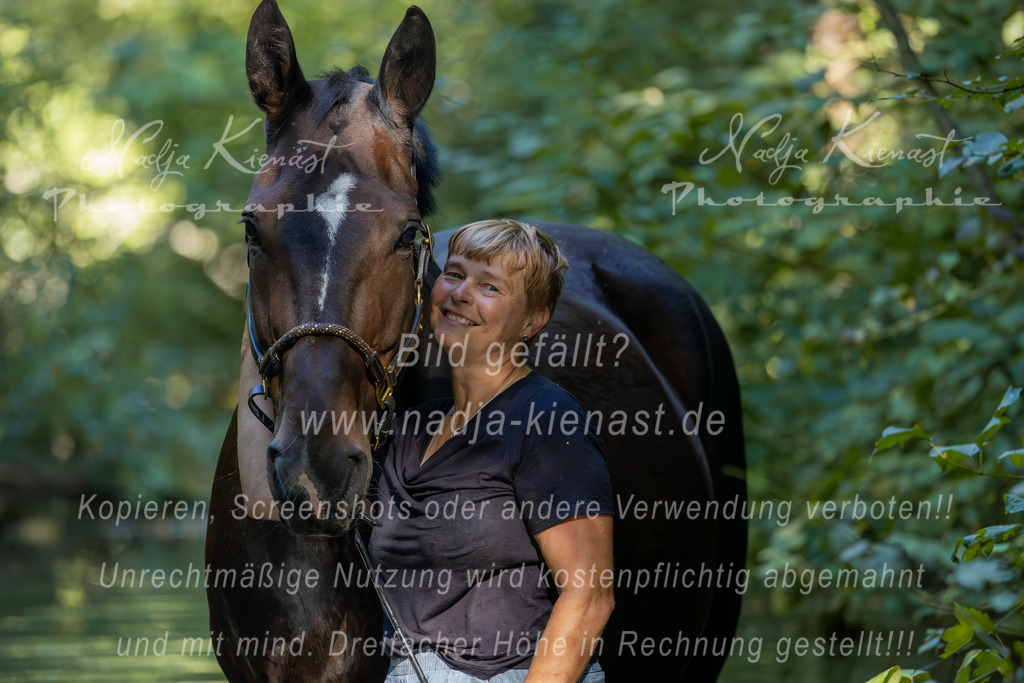 Auswahl_Photographie_Nadja_Kienast__IE_8891-Verbessert-RR | Ich biete Ihnen einzigartige und individuelle Fotoshootings mit Ihren Tieren.
In individuellen Coachings lernen Sie, wie sie von Ihrem Pferd, Ihrer Katze, Ihrem Hund oder einfach Ihrem persönlichen Lieblingstier eindrucksvolle Fotos machen können.