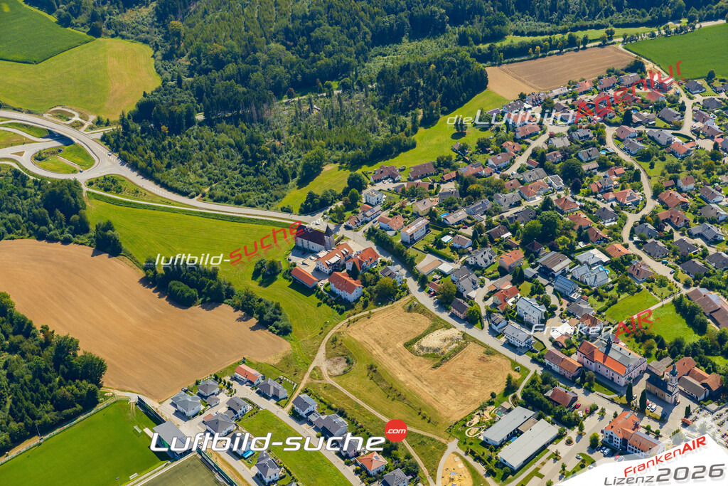 Luftaufnahme von  Thyrnau - Die Luftaufnahme wurde 2025 vom UL-Flugzeug heraus erstellt ( keine Drohne ) - Hochauflösende Luftaufnahme - für professionelle Ausdrucke geeignet. Die Geschenkidee !Mit Lizenz und Bildrechte bestellbar