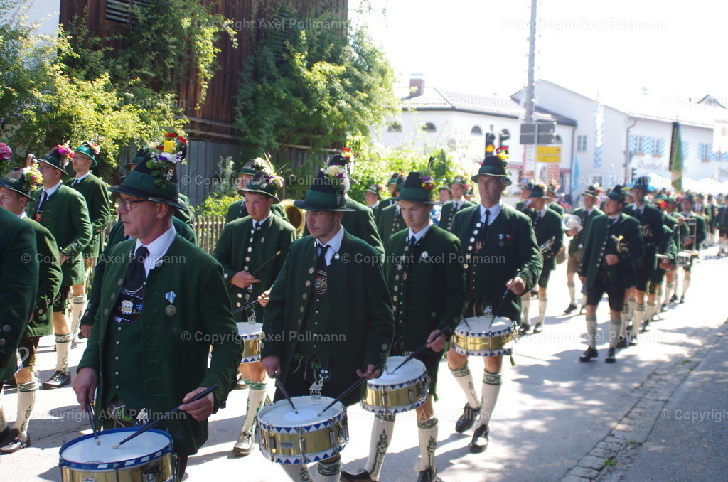 IMGP4097 | fotografiert von Axel PollmannLeonhardi Wallfahrt Benediktbeuern und Murnau, Fronleichnam, Fasching, Landschaft im Loisachtal und Benediktbeuern  - Realisiert mit Pictrs.com