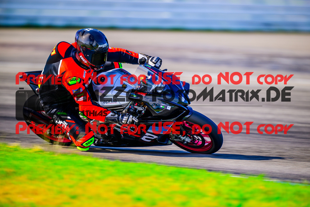 MaZZes_FotoMatrix_240520_6021986_2818 | WEISS