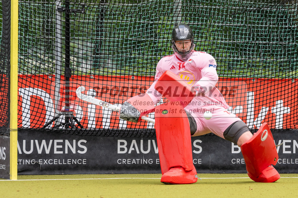SFE_20250504_0003 | Köln, Deutschland, 04.05.2025:  Hockey 1. Bundesliga Herren Rot-Weiss Köln - Münchener SC im KTHC Stadion Rot-Weiss Köln Tennis and Hockey Club am 04.05.2025 in Köln, Deutschland. (Foto von Stephan Fehrmann)Köln, Germany, 04.05.2025: Hockey 1. Bundesliga Herren Rot-Weiss Köln - Münchener SC in KTHC Stadion Rot-Weiss Köln Tennis and Hockey Club at 04.05.2025 in Köln, Deutschland. (Foto from Stephan Fehrmann)