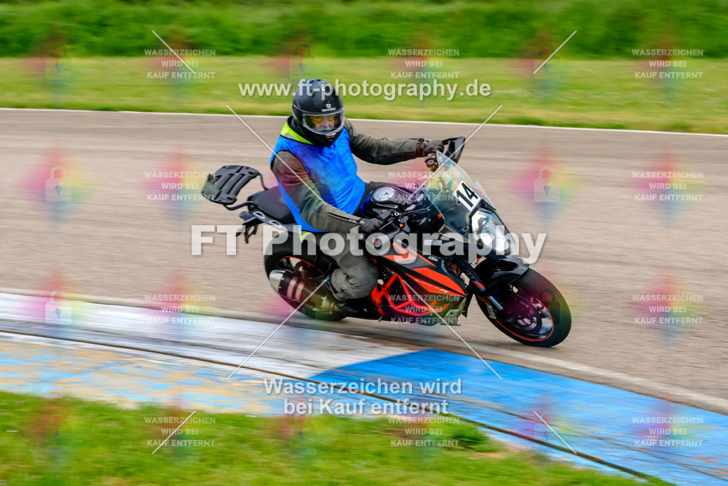 MotoTeam-9709 | Hier findet Ihr Bilder von Touristenfahrten auf der Nürburgring Nordschleife oder von anderen Veranstaltungen die ich besucht habe. Viel Spass beim Durch Schauen 