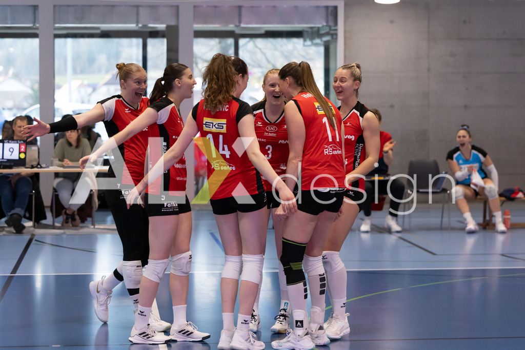 Volleyball I Frauen I Saison 2025-2026 I Volleyball NLA | Women I 1/4 Finals I  BIWI VFM - VC Kanti Schaffhausen I 01.03.2026 | VC Kanti Schaffhausen Spielerinnenkreis - Realisiert mit Pictrs.com