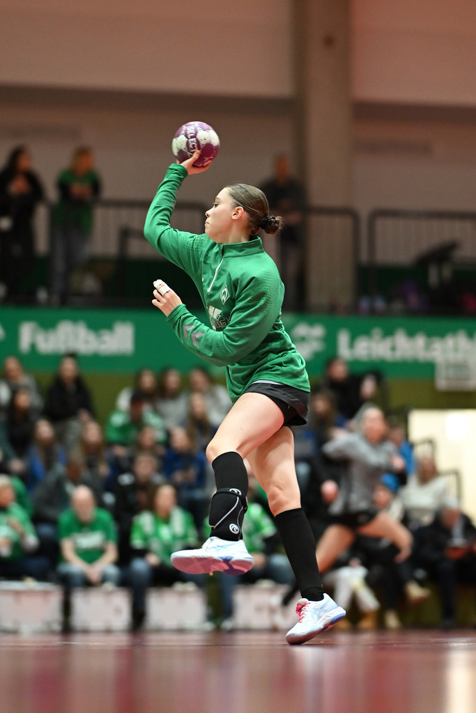 Handball I Frauen I Saison 2024-2025 I 2. Bundesliga I 11. Spieltag I SV Werder Bremen - HSV Solingen-Gräfrath 76 | Der Sportfotograf. - Realisiert mit Pictrs.com