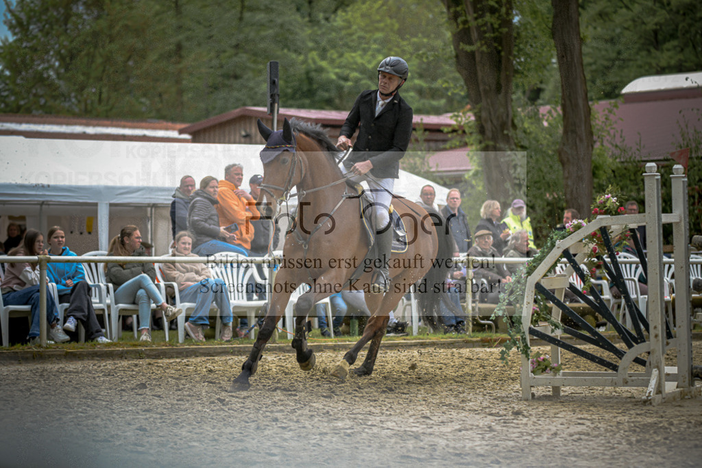 20240505-DOS_0721 | Entdecke hochwertige Reitturnierfotos von Foto Oger. Professionell, emotional und authentisch – jetzt Lieblingsmomente im Shop bestellen.Deutschlandweite Turnierfotografie. - Realisiert mit Pictrs.com