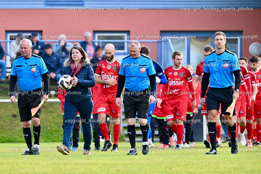 FC ASKÖ Gmünd vs. SV Rapid Lienz | Richard Ranner Referee, Karl Krenn Referee, Patrick Treffer Referee, Gemeinderätin Gmünd Sylvia Petschar, #10 Dominik Müller Rapid Lienz, FC ASKÖ Gmünd vs. SV Rapid Lienz, FC ASKÖ Gmünd vs. SV Rapid Lienz am 09.11.2025 in Ferlach (Ballspielhalle Ferlach), Austria, (Photo by Bernd Stefan)
