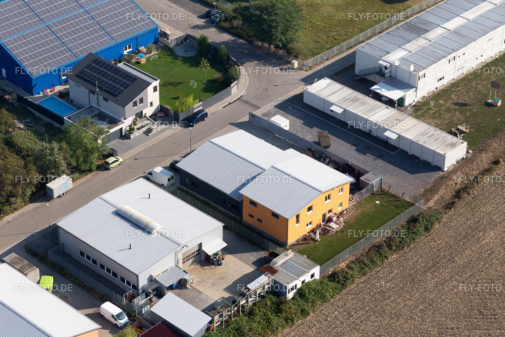 Patrick Frank Kfz Service | Luftbild: Patrick Frank Kfz Service im Ortsteil Rußheim in Dettenheim im Bundesland Baden-Württemberg in Deutschland. Foto: IMG_094770.jpg vom 24.09.2016 durch Werner Riehm/FLY-FOTO.de - Realisiert mit Pictrs.com